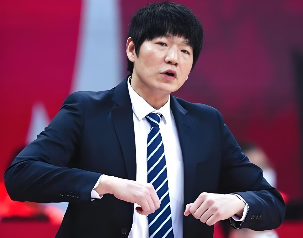 队报:巴黎卖拉莫斯和李刚仁收入破亿,将签阿克利乌舍和迪奥曼德
