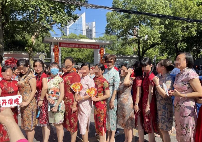 队报:斯特拉斯堡将免签20岁的波兰门将皮耶库托夫斯