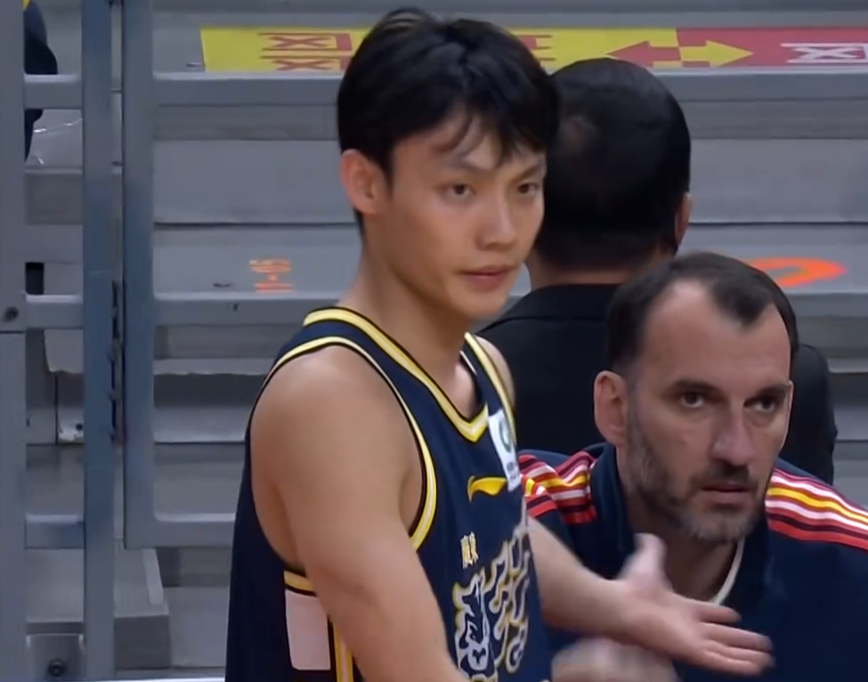 哈珀崛起逼宫，马刺面临福克斯难题