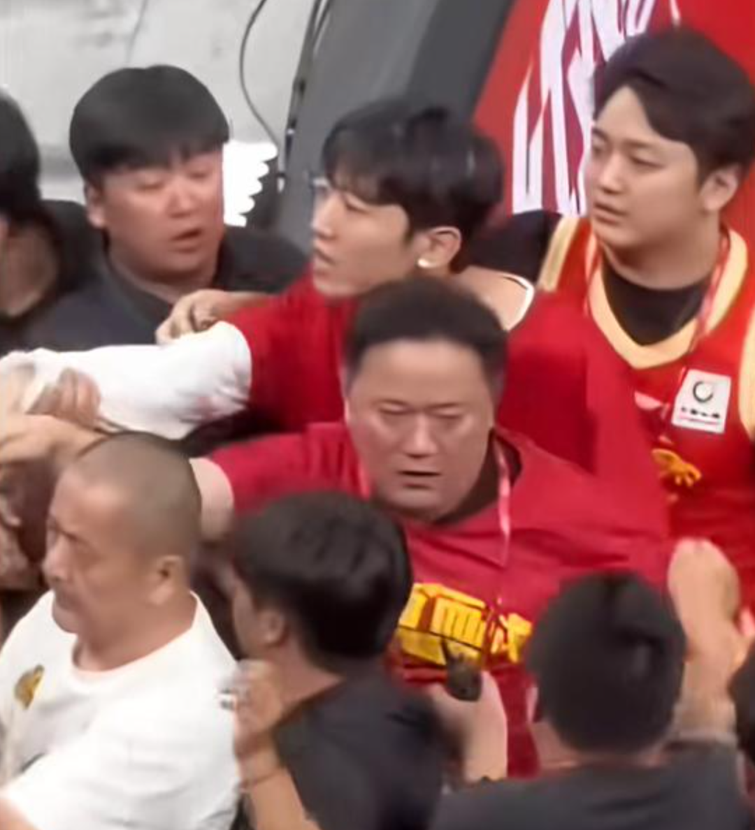 尼克斯成NBA首支赛季双冠王