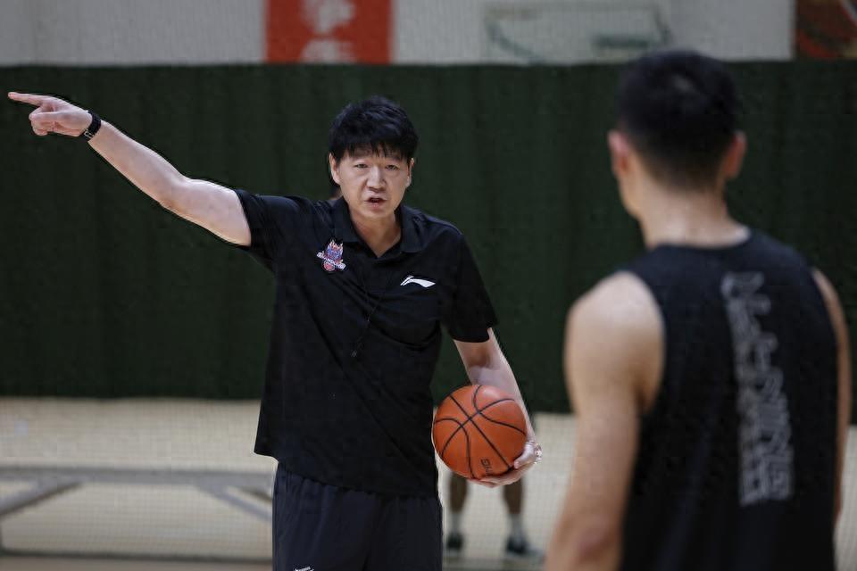 黄蜂休赛升级 米勒遭交易询价