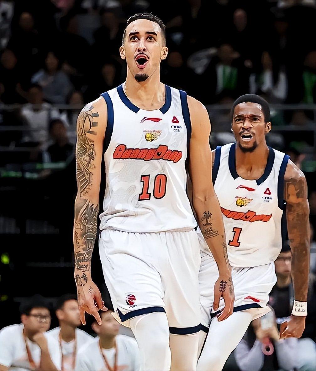 星空体育-NBA总决赛尼克斯4:1战胜马刺