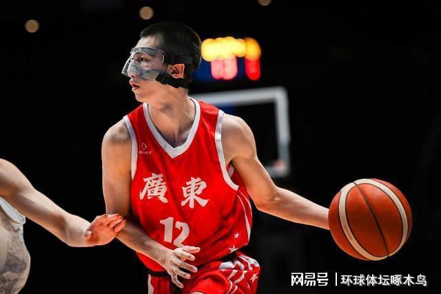 亚历山大遭淘汰后提前开启休赛期训练