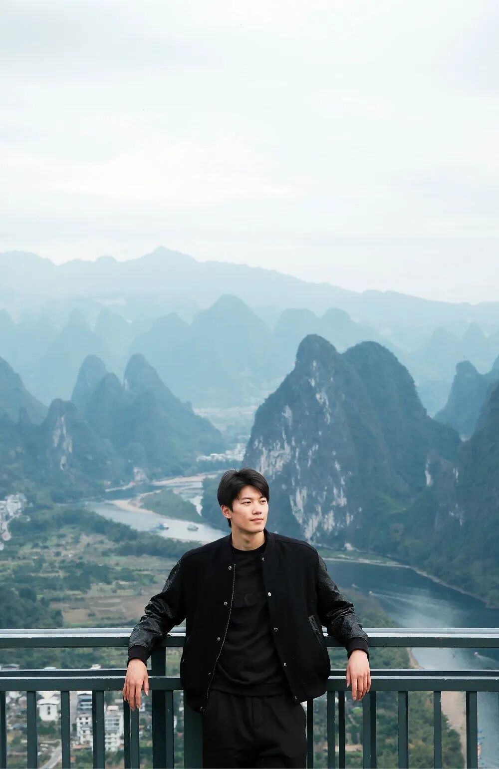 记者:快船愿做鹿凯交易的第三方,将5号签送走以此得到布朗