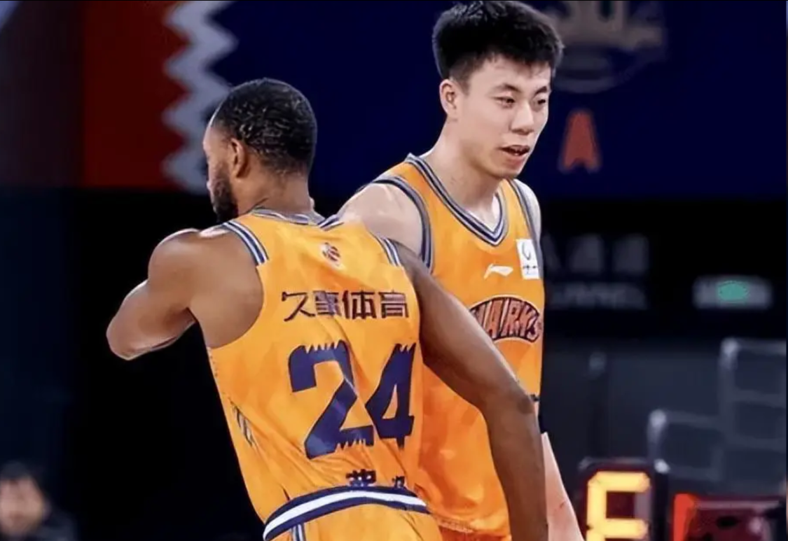 福克斯失误挨骂 称不受影响准备救赎