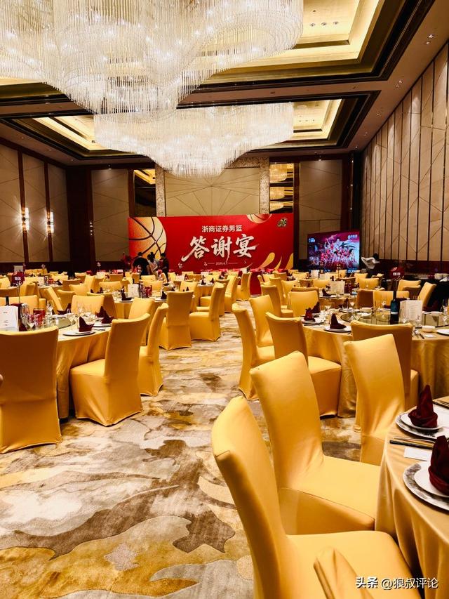 三万一张票,下不去手!尼克斯球迷攻陷圣城