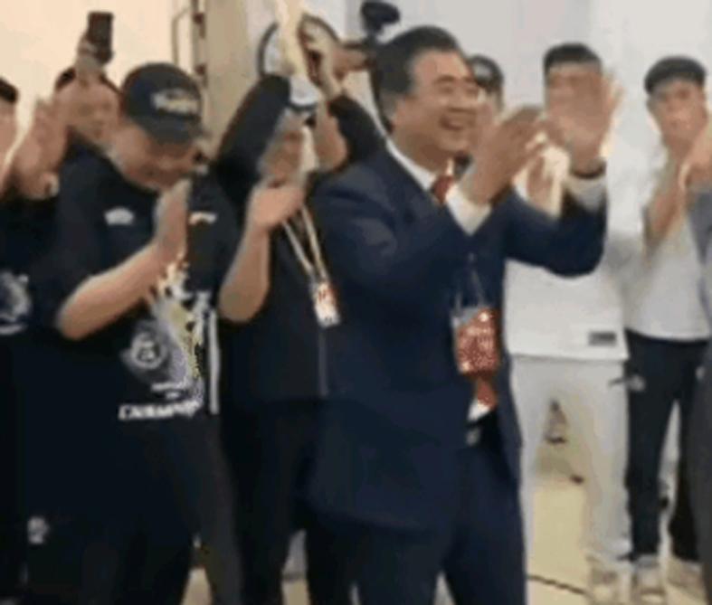 名记曝字母哥有意加盟热火
