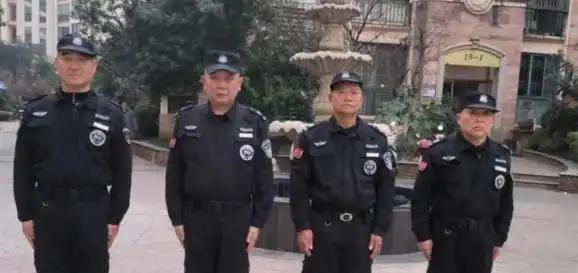 湖人终于开窍！欲3换1引进顶级内线，三巨头成雏形，詹姆斯尴尬