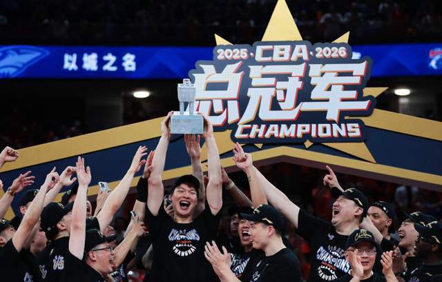 ESPN:马刺大概率留下福克斯