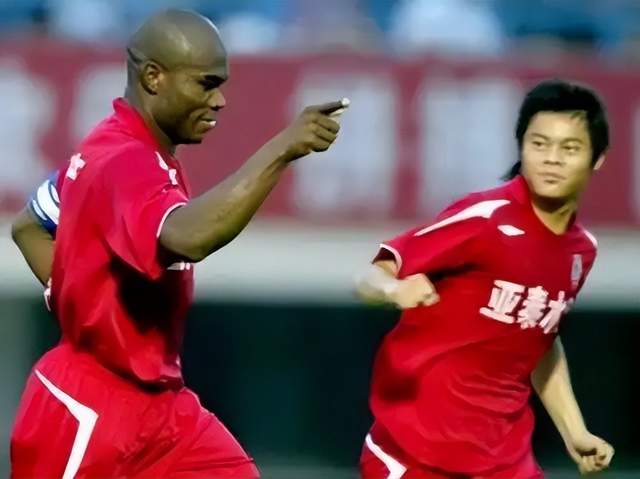独行侠球迷秒懂:马刺29分逆转,福克斯顶薪成靶子