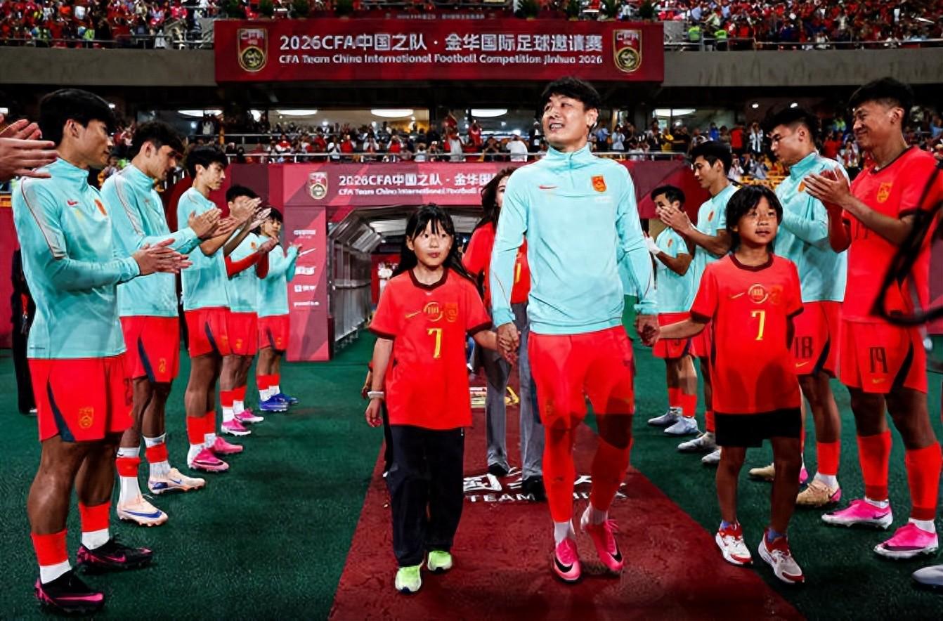 他这个命啊!离开湖人,湖人夺冠,离开尼克斯,尼克斯也拿了冠军