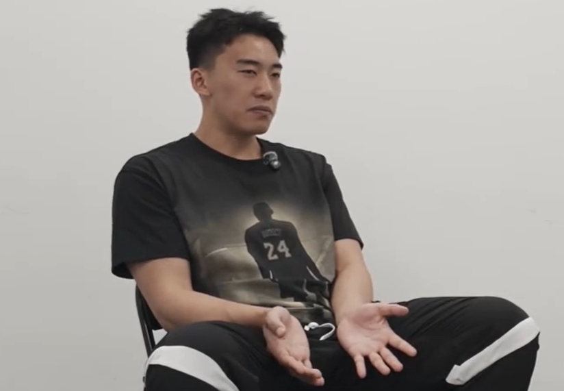 福克斯取关马刺引热议!曾取关小萨:人与人之间没必要都走很近