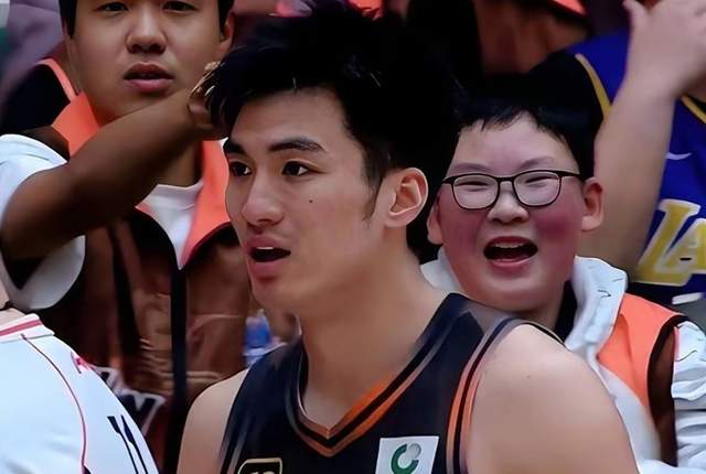 历史首队!马刺5场总决赛首节全领先10+ 限制尼克斯22中4创新低