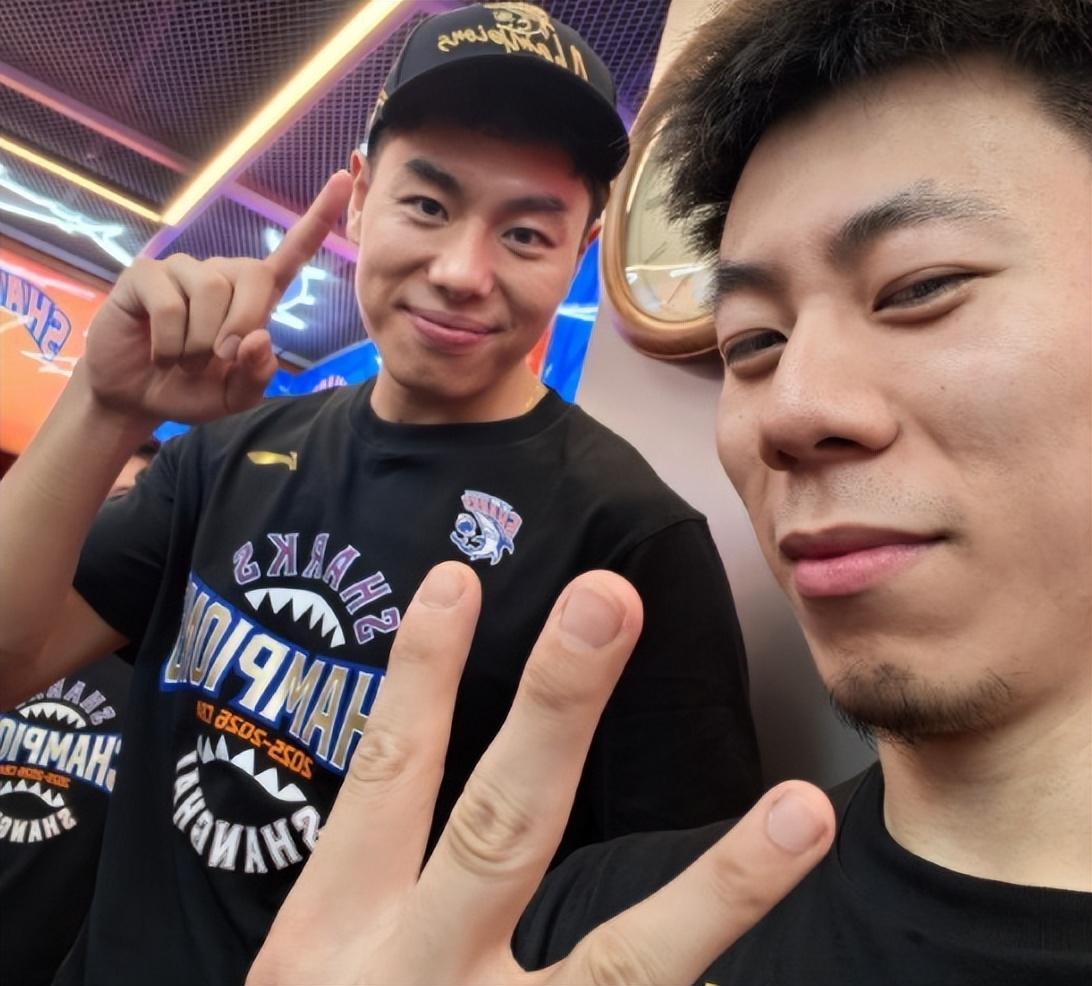 爆了！爆了！文班5年3亿！福克斯离队去尼克斯庆祝！