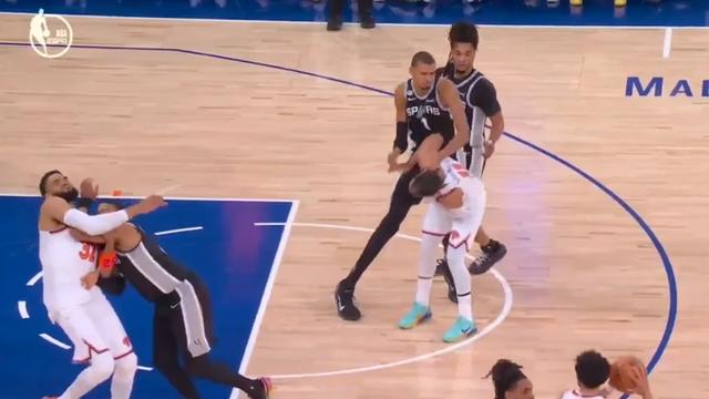 尼克斯时隔五十余年首夺总冠军