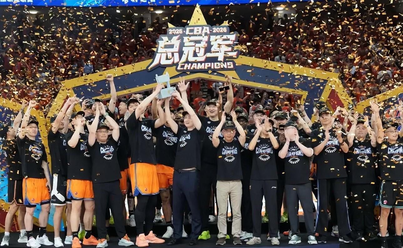 选秀临近 雄鹿开放字母哥交易