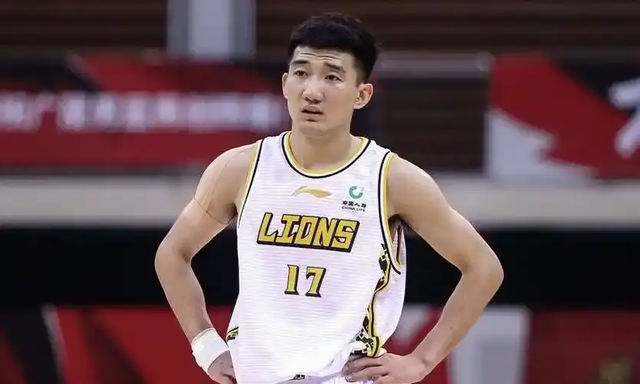 詹姆斯再次自戴皇冠!与乐福一起现身克罗地亚:助威旗下摩托艇队