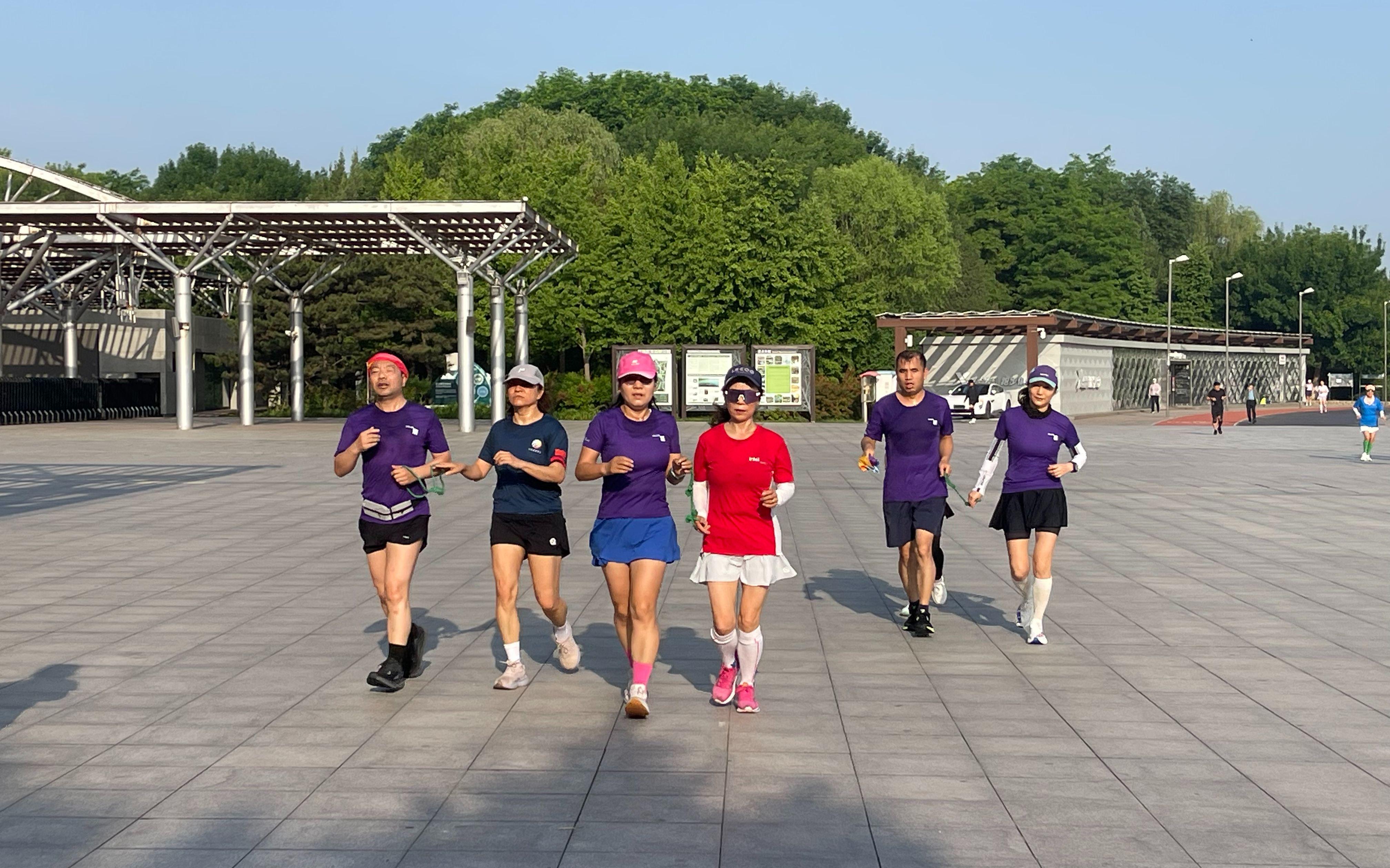 库里发文祝贺前助教布朗:尼克斯53年首冠背后的师徒情