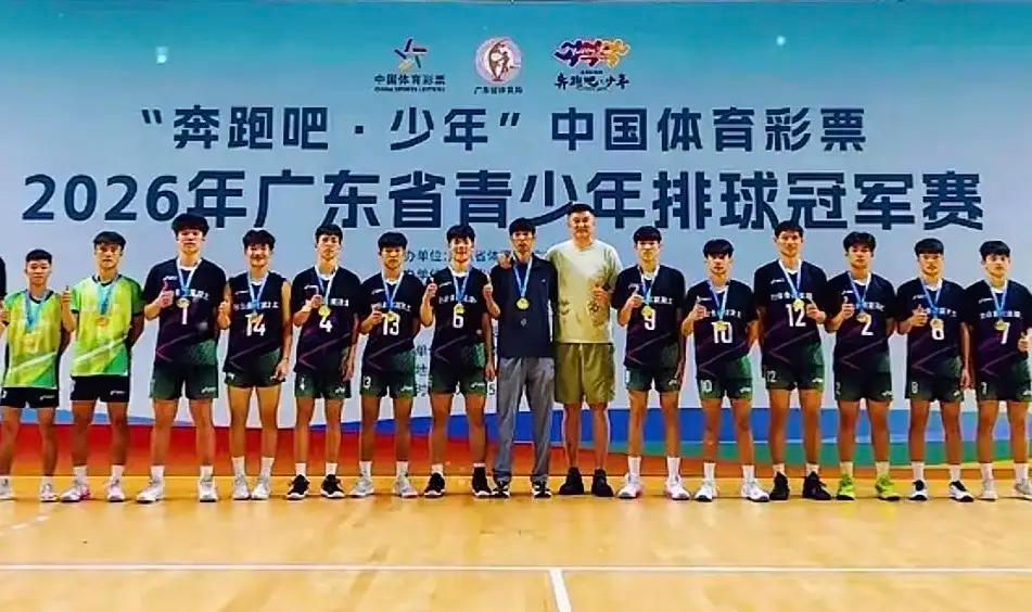 铜梁龙将士到安居古城“过端午”,刘建业包粽子“汗颜了”